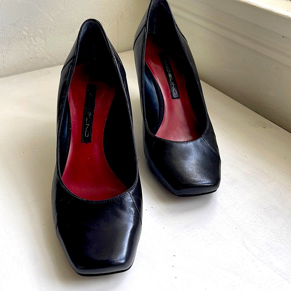 Bandolino women’s Bodeva wedge shoes, size 8.5.